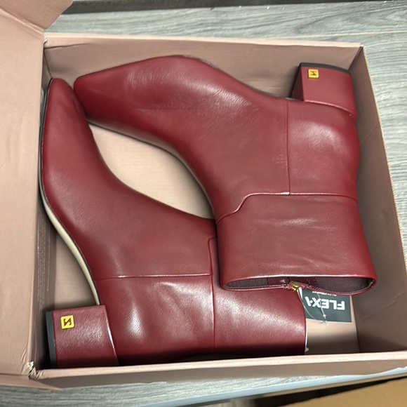 Franco Sarto Flexa Fabiene Bootie - Picture 2 of 7